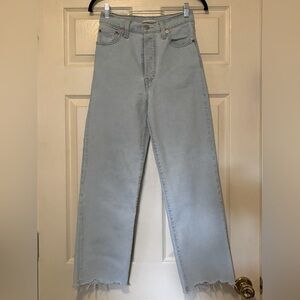 Levi’s Ribcage Straight Ankle Jeans